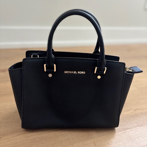 Michael Kors Classic Crossbody Tote Bag - Picture 1 of 6